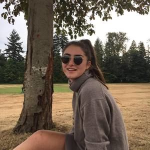 Meet your Posher, Olivia